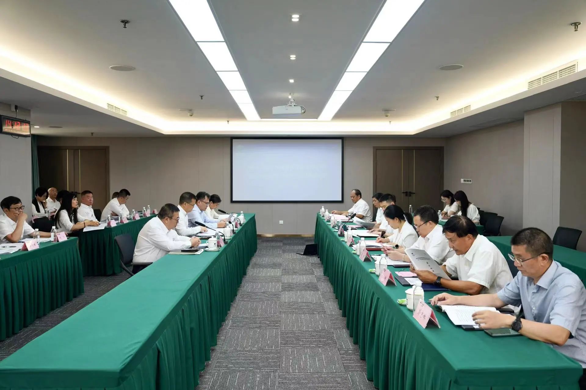 省AG真人集团召开2023年度司理层向董事会述职报告会